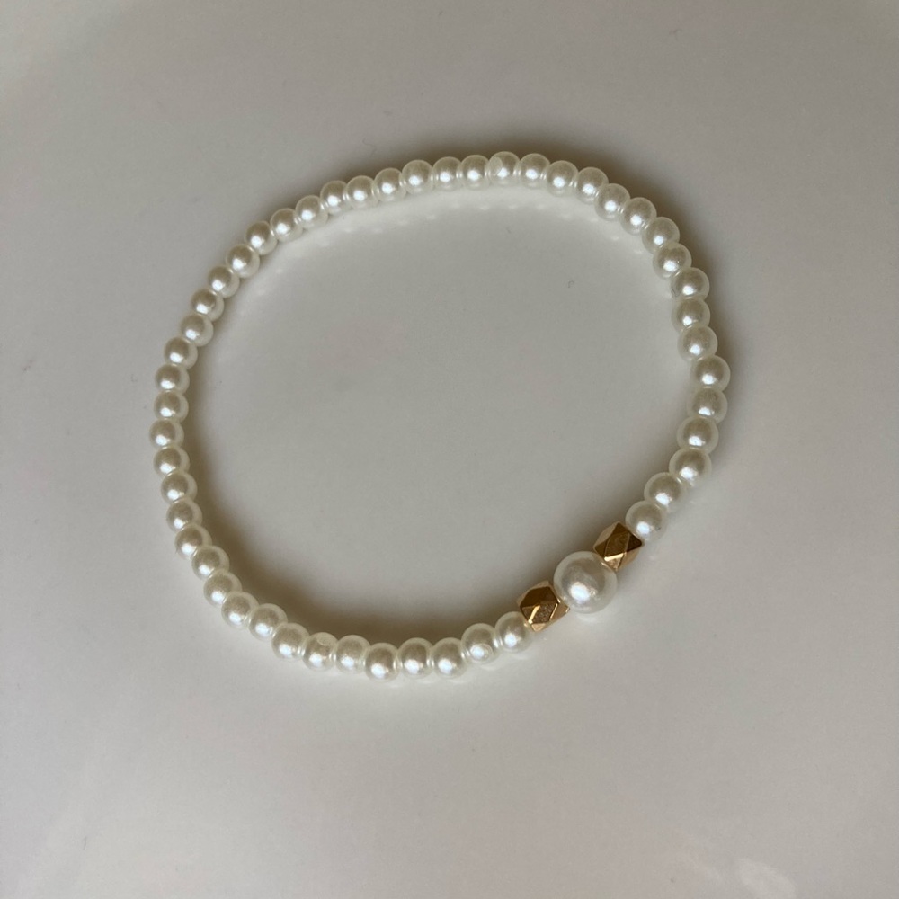 Delicate & Simple Style Design Pearl Bracelet - Picture 6 of 7